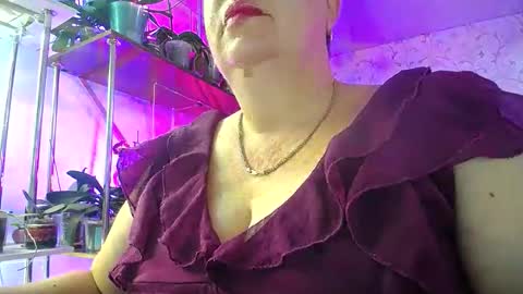 Snapshot of lady_gloria chatting on September 9, 2025, 4:23 am Lady Gloria online show from September 9, 2025, 4:23 am