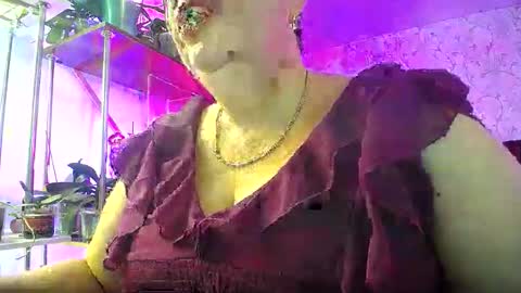 Snapshot of lady_gloria chatting on September 11, 2025, 3:50 am Lady Gloria online show from September 11, 2025, 3:50 am