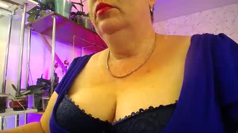 Snapshot of lady_gloria chatting on September 14, 2025, 10:25 am Lady Gloria online show from September 14, 2025, 10:25 am