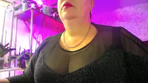 Snapshot of lady_gloria chatting on September 30, 2025, 5:23 am Lady Gloria online show from September 30, 2025, 5:23 am