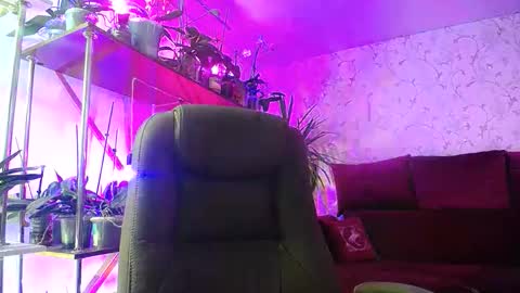 Snapshot of lady_gloria chatting on October 9, 2025, 5:27 am Lady Gloria online show from October 9, 2025, 5:27 am