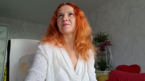 Snapshot of ladybigsmile chatting on October 21, 2025, 6:03 am Sima Ladybigsmile online show from October 21, 2025, 6:03 am