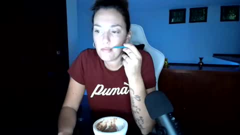 Snapshot of ladysusurros chatting on October 26, 2025, 2:17 am ladysusurros online show from October 26, 2025, 2:17 am