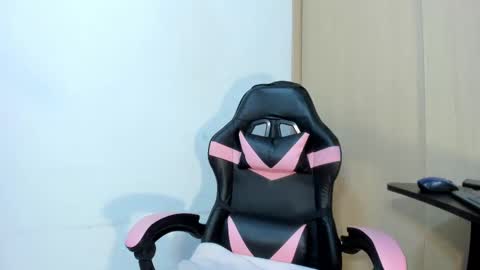 Snapshot of lala_buny chatting on September 21, 2025, 10:44 pm Lala online show from September 21, 2025, 10:44 pm