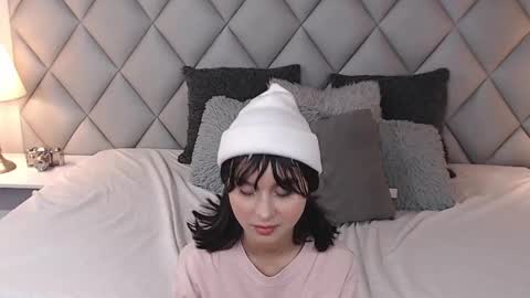 Snapshot of lalycastro chatting on February 5, 2025, 8:04 pm Laly Castro online show from February 5, 2025, 8:04 pm