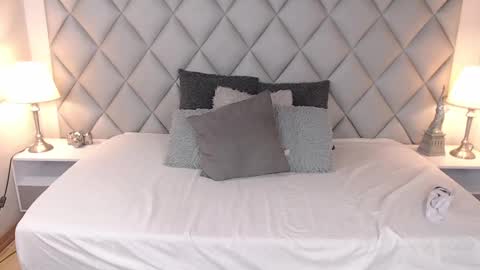 Snapshot of lalycastro chatting on February 16, 2025, 7:16 pm Laly Castro online show from February 16, 2025, 7:16 pm