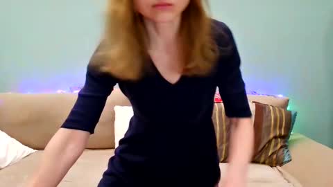 Snapshot of lanaangeldream chatting on December 16, 2024, 5:27 am Lana online show from December 16, 2024, 5:27 am