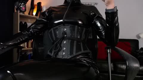 Snapshot of lanadoux_ chatting on September 18, 2025, 1:02 pm Mistress Lana online show from September 18, 2025, 1:02 pm