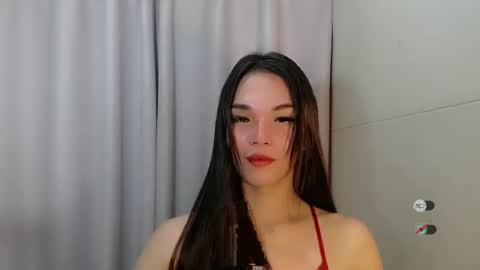 Snapshot of lanawyatt_ chatting on December 9, 2024, 2:17 pm lanawyatt_ online show from December 9, 2024, 2:17 pm