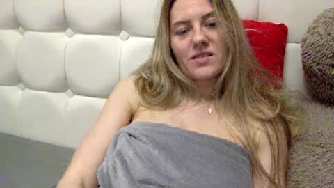 Snapshot of langoria chatting on February 10, 2025, 10:19 pm langoria online show from February 10, 2025, 10:19 pm