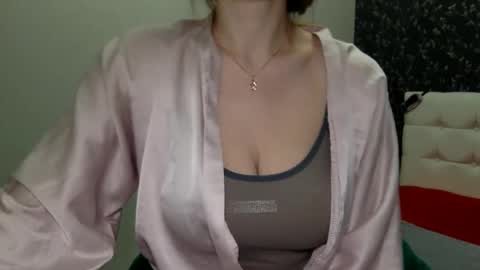 Snapshot of langoria chatting on March 1, 2025, 4:22 pm langoria online show from March 1, 2025, 4:22 pm