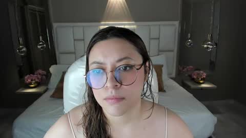Snapshot of lanna18_ chatting on December 28, 2024, 12:03 pm Lanna online show from December 28, 2024, 12:03 pm