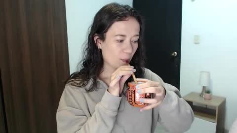 Snapshot of lanna_mills chatting on September 12, 2025, 1:11 pm Lanna online show from September 12, 2025, 1:11 pm