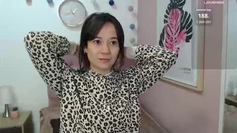 Snapshot of lanna_mills chatting on October 17, 2025, 1:25 pm Lanna online show from October 17, 2025, 1:25 pm