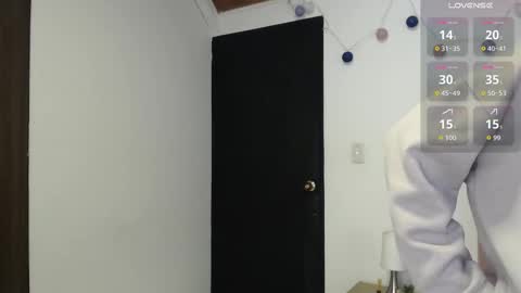 Snapshot of lanna_mills chatting on October 27, 2025, 1:37 pm Lanna online show from October 27, 2025, 1:37 pm