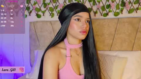 Snapshot of lara_gil_ chatting on September 18, 2025, 12:40 pm Lara Gill online show from September 18, 2025, 12:40 pm
