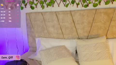 Snapshot of lara_gil_ chatting on September 19, 2025, 1:01 pm Lara Gill online show from September 19, 2025, 1:01 pm