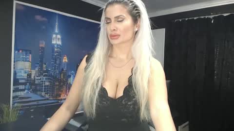 laras_moans online show from January 1, 2025, 8:24 am