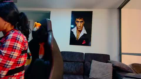 Snapshot of latin_couple77 chatting on March 8, 2025, 8:44 am Sara y Andy online show from March 8, 2025, 8:44 am