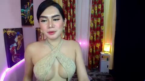 Snapshot of latina_goddes4uxxx chatting on December 15, 2024, 5:45 am ask me online show from December 15, 2024, 5:45 am