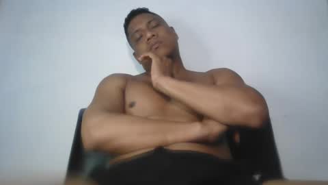 latinrayf online show from October 23, 2025, 2:38 pm