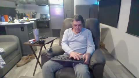 Snapshot of latniter742349 chatting on March 4, 2025, 2:06 am latniter online show from March 4, 2025, 2:06 am