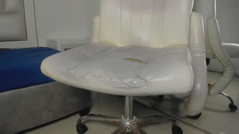 Snapshot of laura__js_ chatting on September 27, 2025, 9:03 am laura__js_ online show from September 27, 2025, 9:03 am