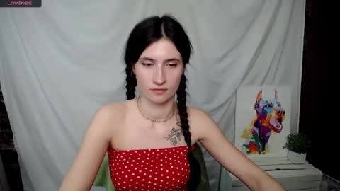 Snapshot of lauradre_ chatting on March 10, 2025, 11:42 am Laura online show from March 10, 2025, 11:42 am