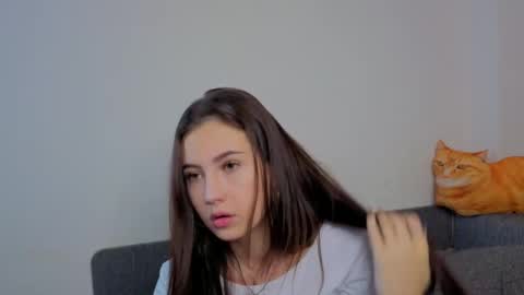 Snapshot of laureencadriel chatting on October 22, 2025, 6:35 am Monica online show from October 22, 2025, 6:35 am