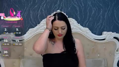 Snapshot of laurenjenssen chatting on February 23, 2025, 12:05 pm Laura online show from February 23, 2025, 12:05 pm