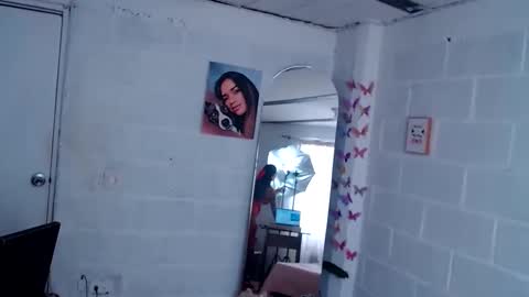 Snapshot of laurenvera_ chatting on February 14, 2025, 6:08 pm marcela online show from February 14, 2025, 6:08 pm