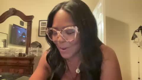 Snapshot of lavishly69 chatting on September 26, 2025, 12:47 am Brownsugar69 online show from September 26, 2025, 12:47 am