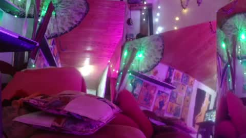 Snapshot of laye19 chatting on January 6, 2025, 12:27 am Laye19 online show from January 6, 2025, 12:27 am