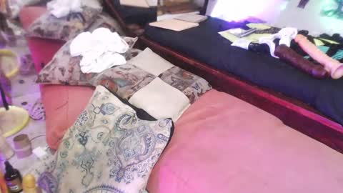 Snapshot of laye19 chatting on January 18, 2025, 6:10 pm Laye19 online show from January 18, 2025, 6:10 pm