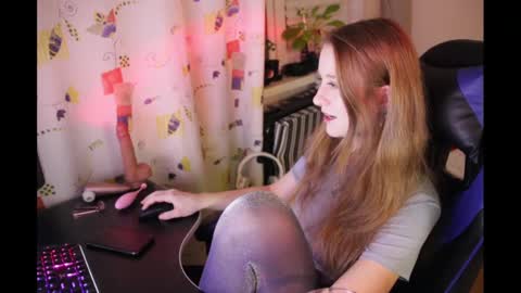 Snapshot of lazy_dazzy chatting on January 8, 2025, 12:06 am lazy_dazzy online show from January 8, 2025, 12:06 am