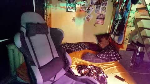 Snapshot of lblcblxep chatting on October 21, 2025, 9:59 pm Tora online show from October 21, 2025, 9:59 pm