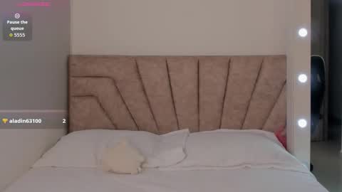 Snapshot of leahaltomm chatting on November 11, 2025, 9:37 pm leahaltomm online show from November 11, 2025, 9:37 pm