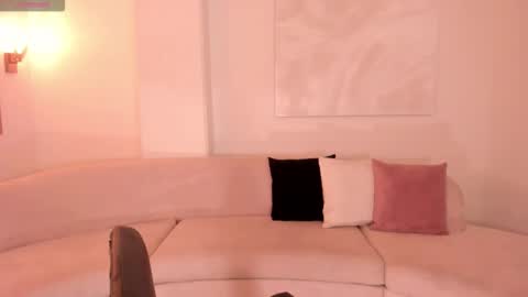 Snapshot of leahnovac chatting on September 16, 2025, 11:22 am leahnovac online show from September 16, 2025, 11:22 am