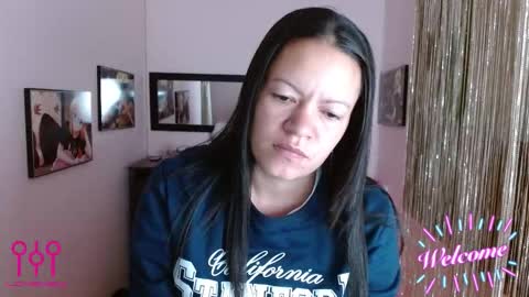 Leandra online show from September 15, 2025, 1:11 pm