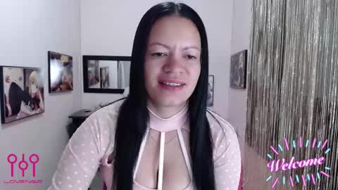 Leandra online show from October 5, 2025, 2:04 pm