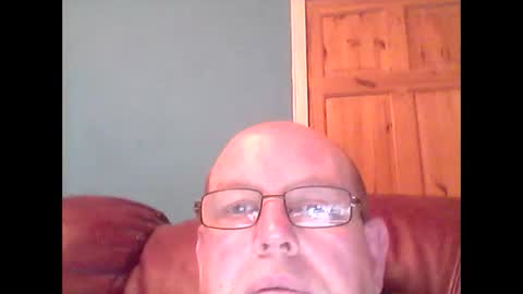 leatherpants68 online show from October 15, 2025, 9:04 pm