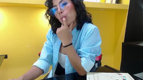 Snapshot of leethompson_ chatting on December 19, 2024, 9:17 pm Leet online show from December 19, 2024, 9:17 pm