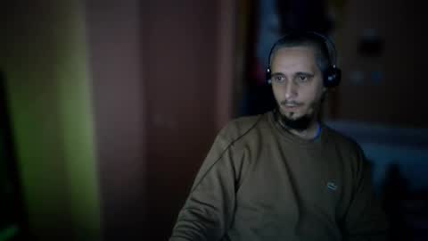 lefrenchiies online show from November 18, 2025, 7:24 am