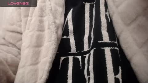 Snapshot of lenagolden chatting on January 3, 2025, 1:36 pm lenagolden online show from January 3, 2025, 1:36 pm