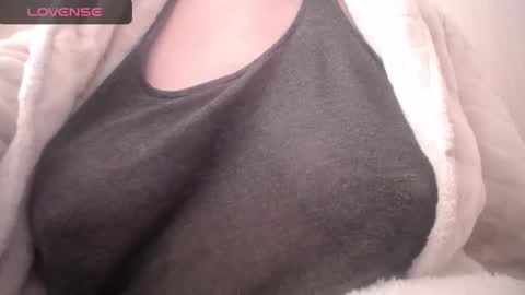 Snapshot of lenagolden chatting on February 12, 2025, 11:18 am lenagolden online show from February 12, 2025, 11:18 am