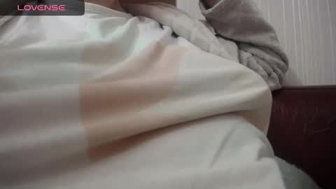 Snapshot of lenagolden chatting on February 13, 2025, 10:11 pm lenagolden online show from February 13, 2025, 10:11 pm