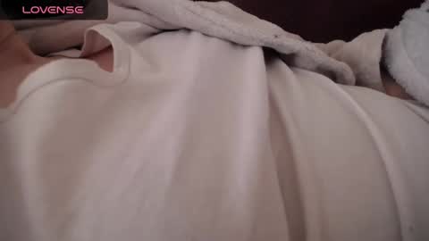 Snapshot of lenagolden chatting on February 20, 2025, 12:04 pm lenagolden online show from February 20, 2025, 12:04 pm