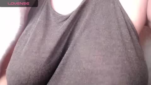 Snapshot of lenagolden chatting on March 8, 2025, 9:06 am lenagolden online show from March 8, 2025, 9:06 am