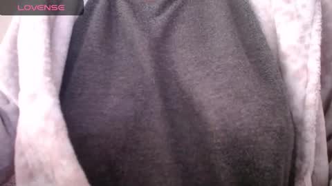 Snapshot of lenagolden chatting on October 15, 2025, 9:42 am lenagolden online show from October 15, 2025, 9:42 am