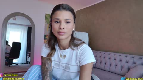 Snapshot of lenna_godess chatting on September 28, 2025, 5:57 am Lenna Goddess online show from September 28, 2025, 5:57 am